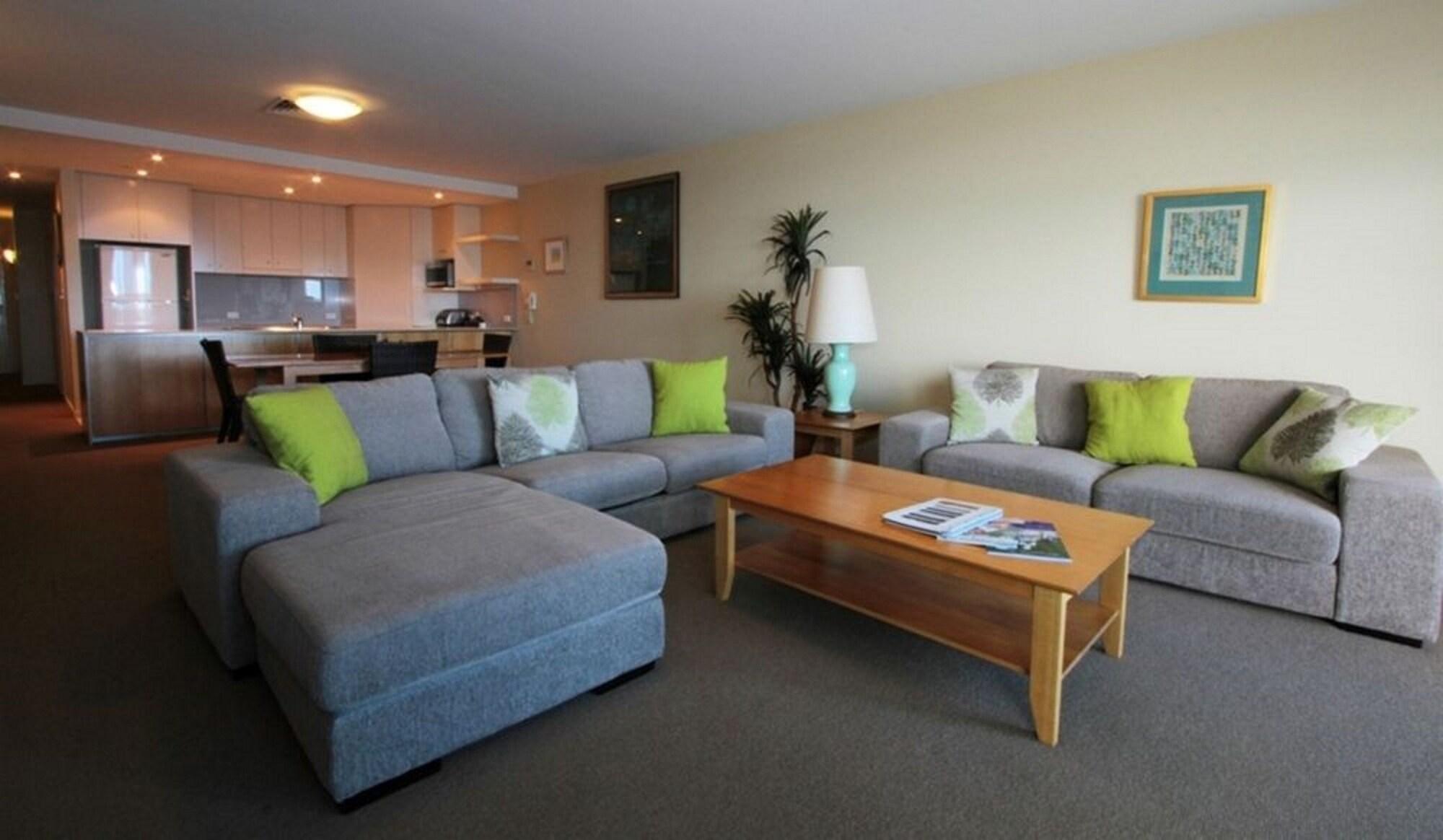 Riverside Holiday Apartments Баллина Экстерьер фото