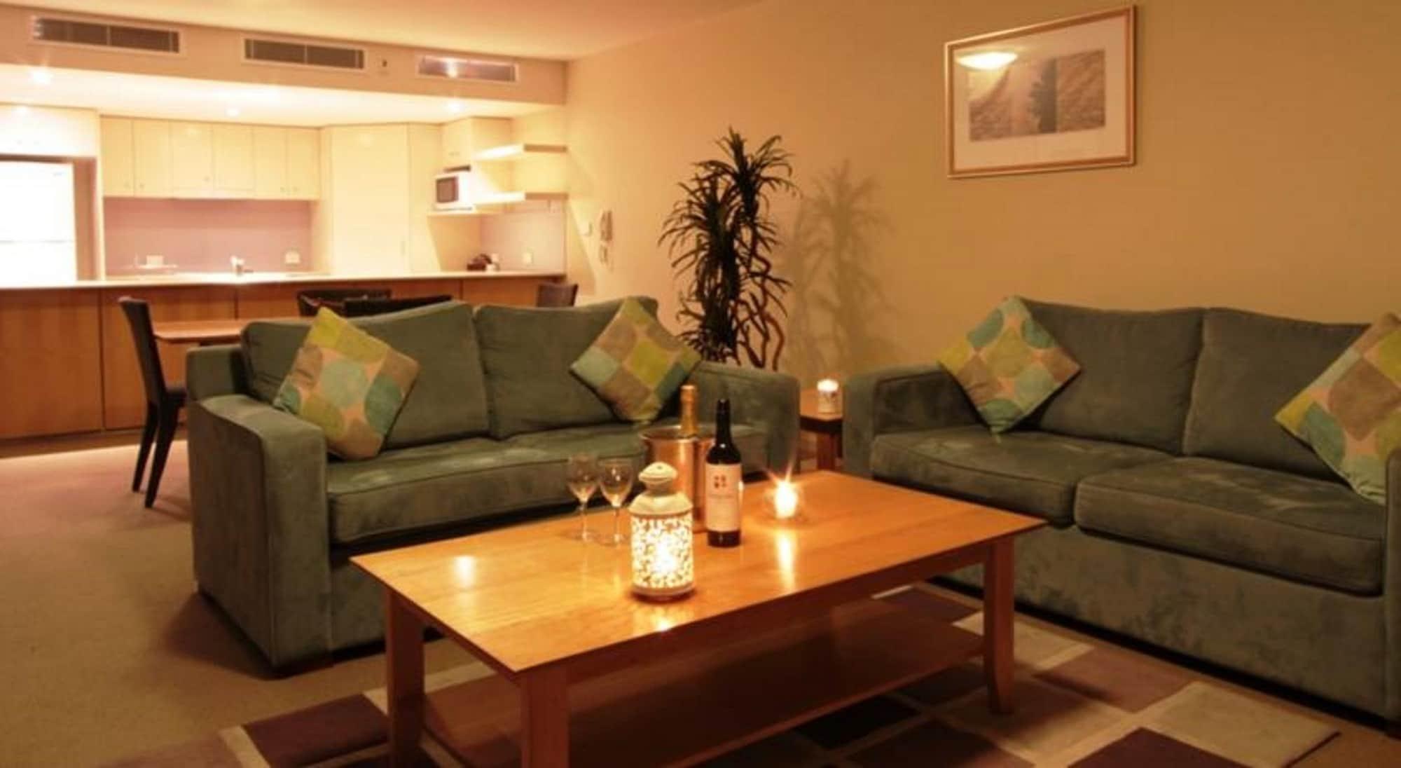 Riverside Holiday Apartments Баллина Экстерьер фото