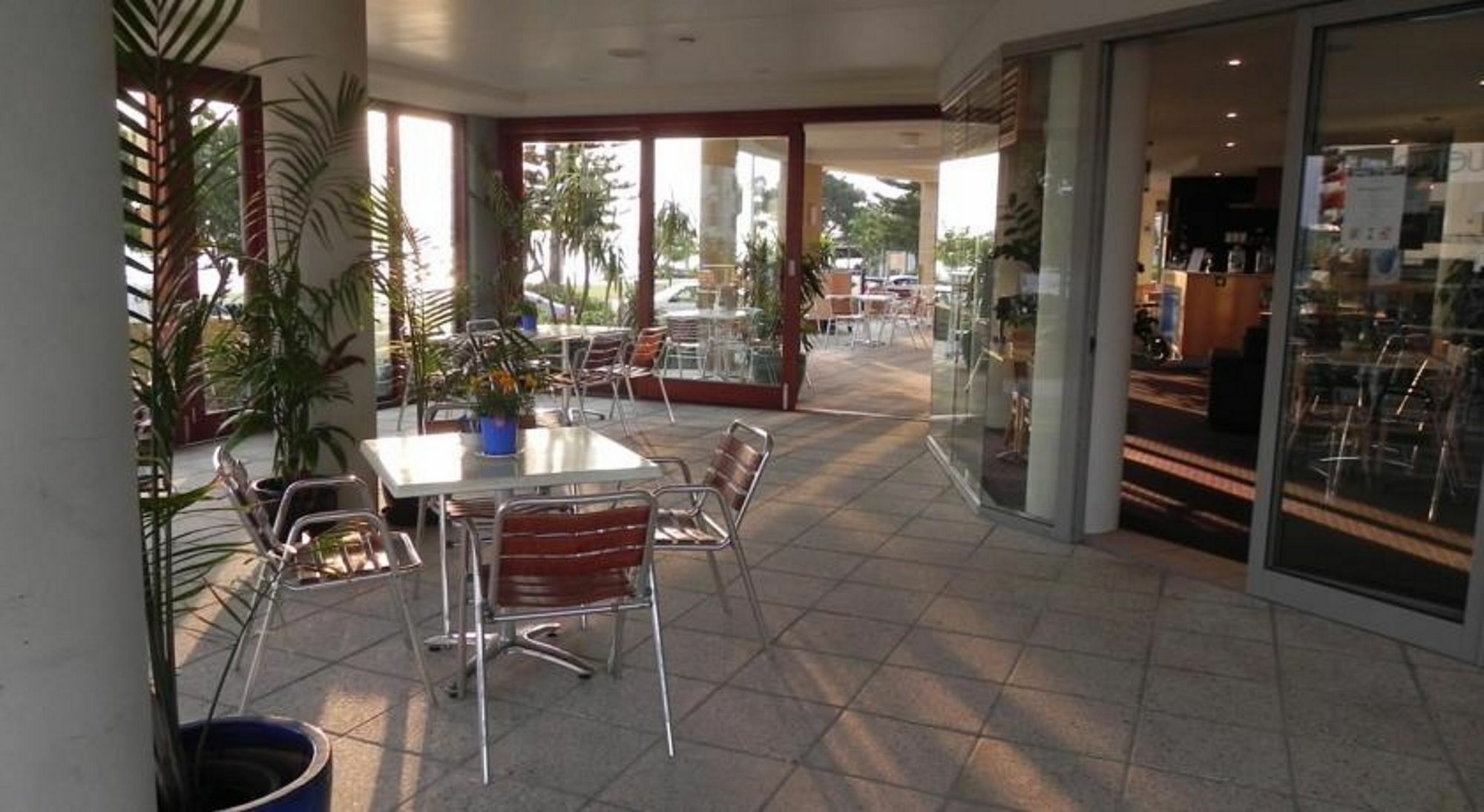 Riverside Holiday Apartments Баллина Экстерьер фото